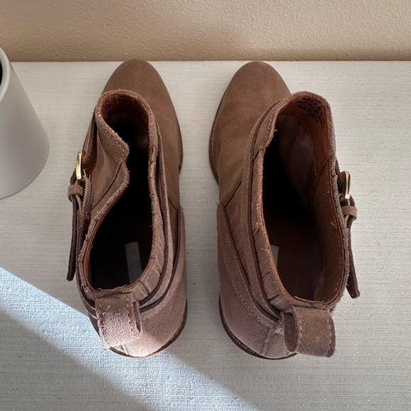 H&M Taupe Suede Stretch Ankle Gold Strap Ankle Booties Women’s EU41 US9.5 India - Picture 7 of 12